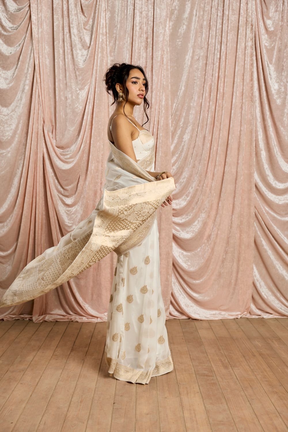 Zoya White and Gold Banarasi Pre-Draped Saree
