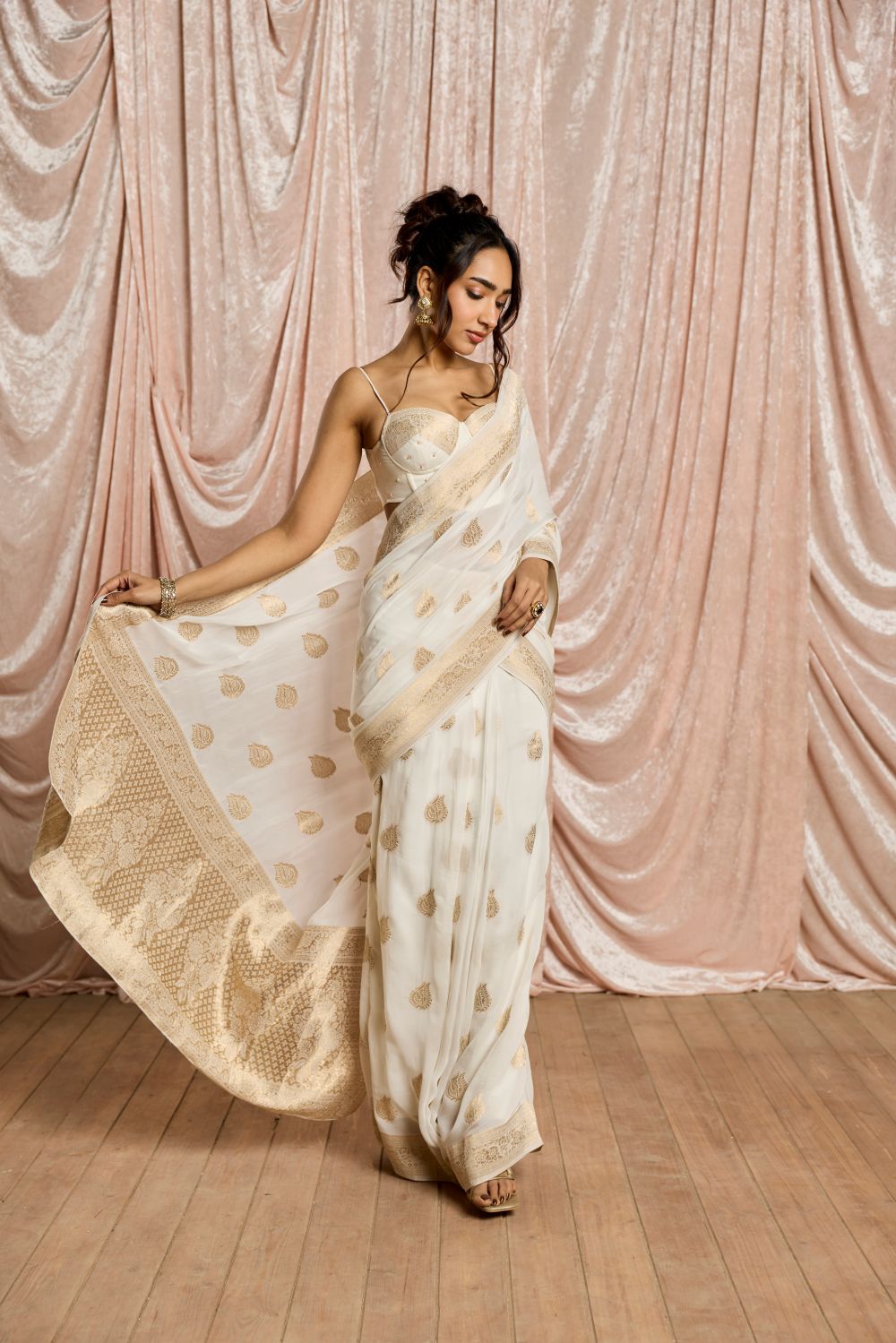 Zoya White and Gold Banarasi Pre-Draped Saree