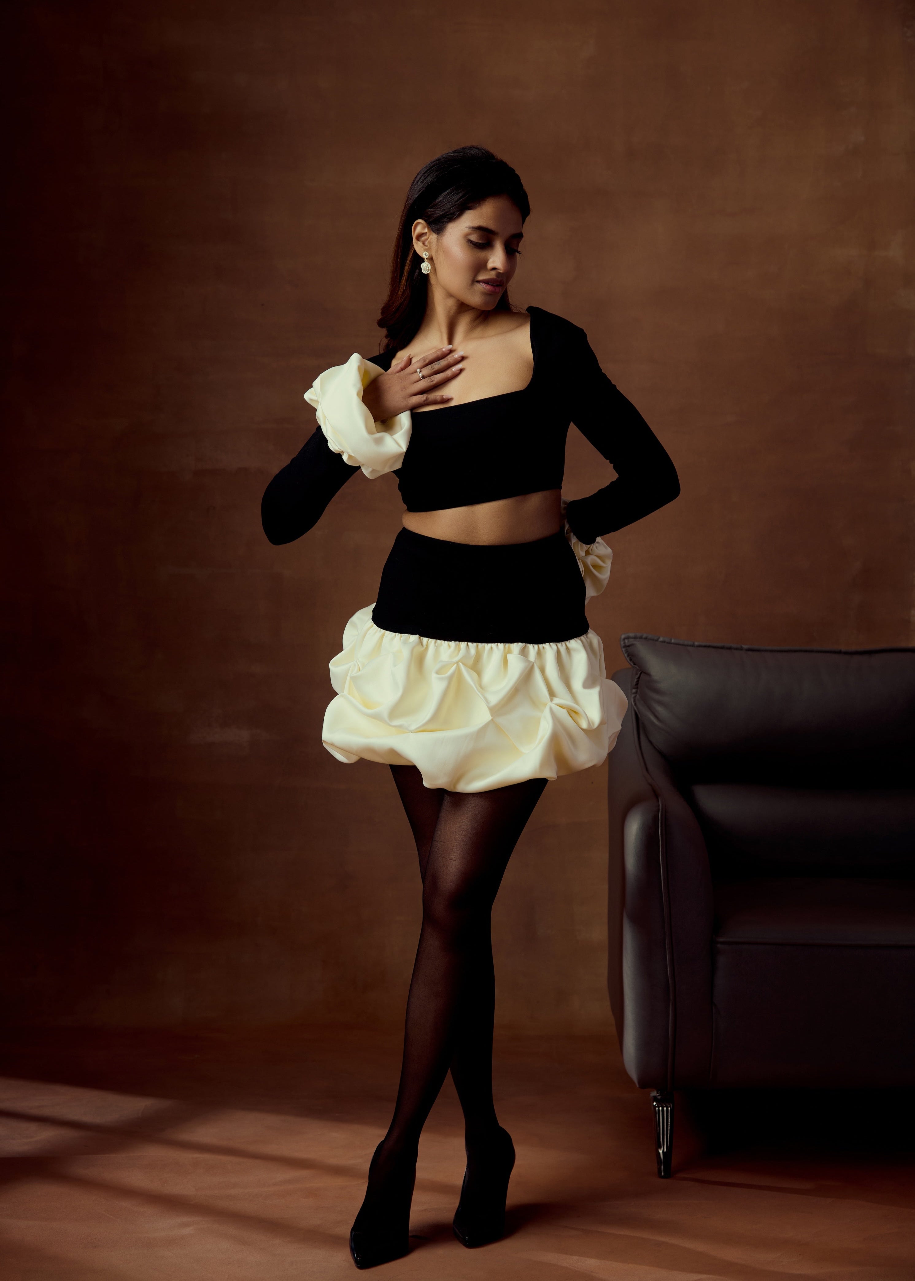 Valtheris Black Skirt with Contrast Balloon Hem