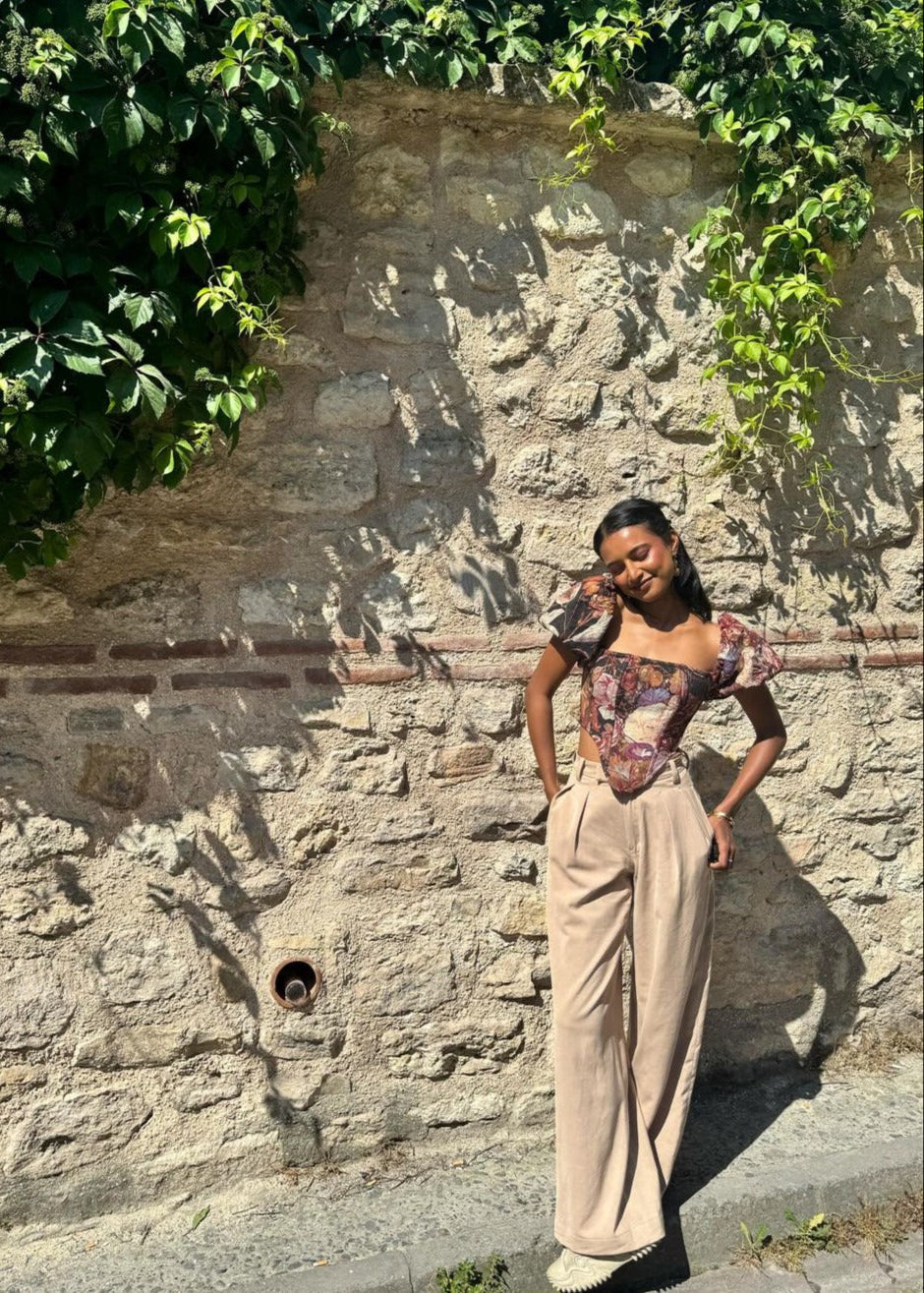 "Noir Black Floral Print Jacquard Corset Set: Sophisticated black corset set with elegant floral print jacquard detailing."