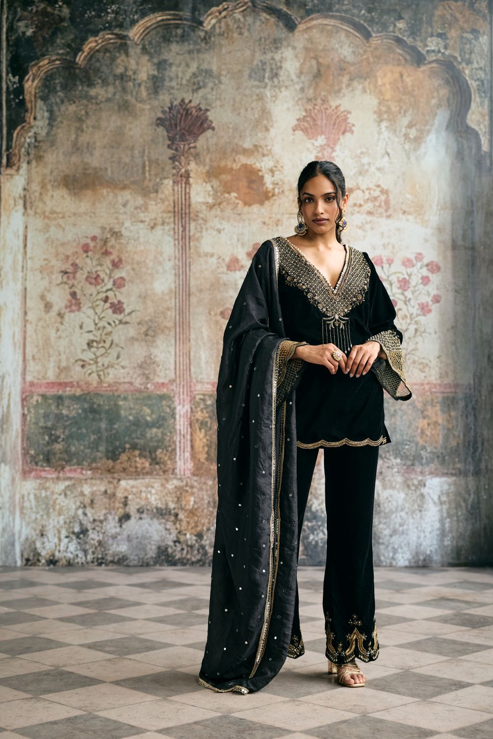Asmaira Black Hand-Embroidered Velvet Kurta Set