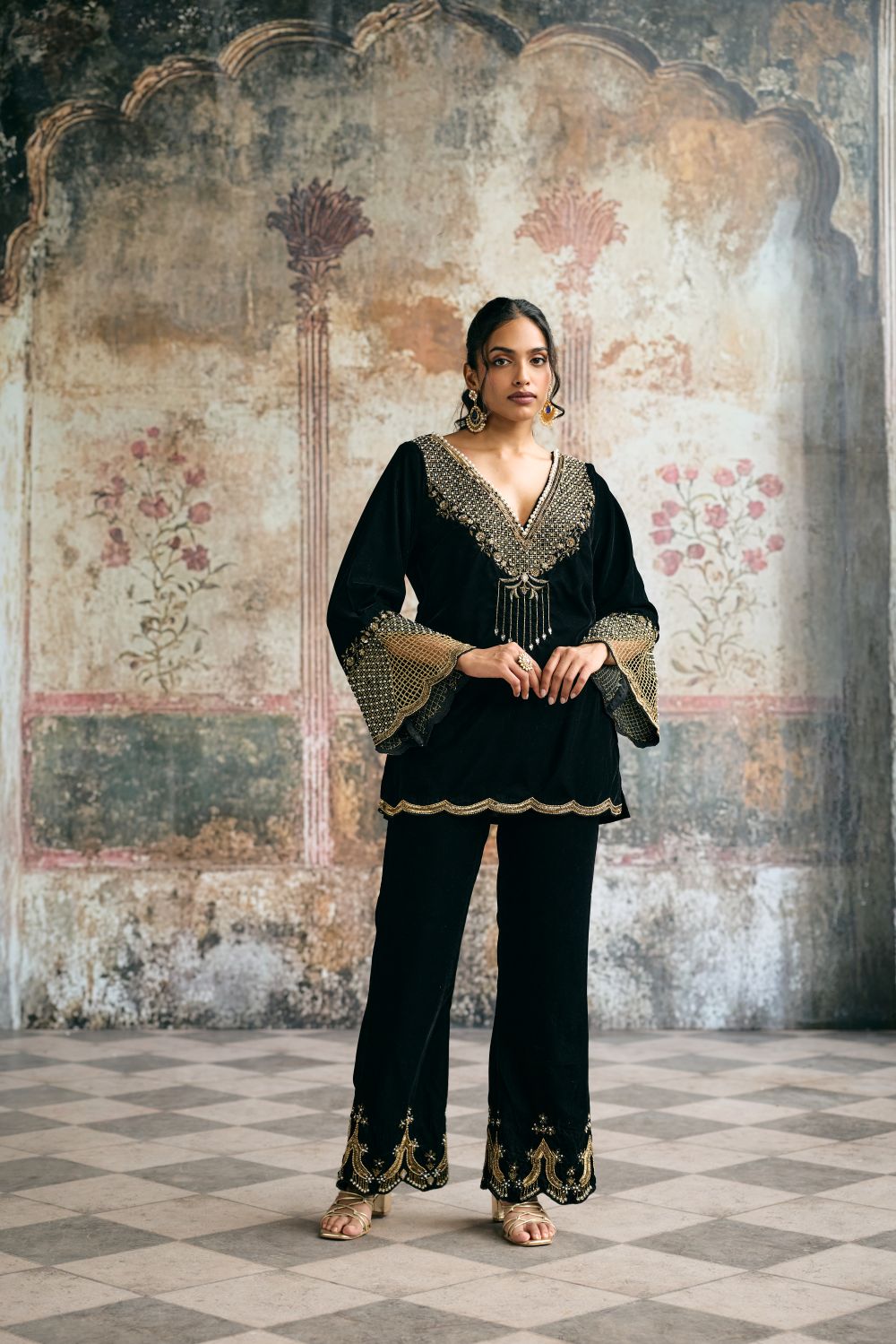Asmaira Black Hand-Embroidered Velvet Kurta Set