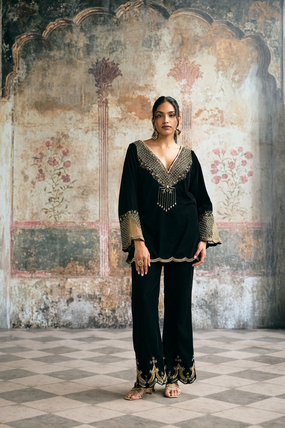 Asmaira Black Hand-Embroidered Velvet Kurta Set