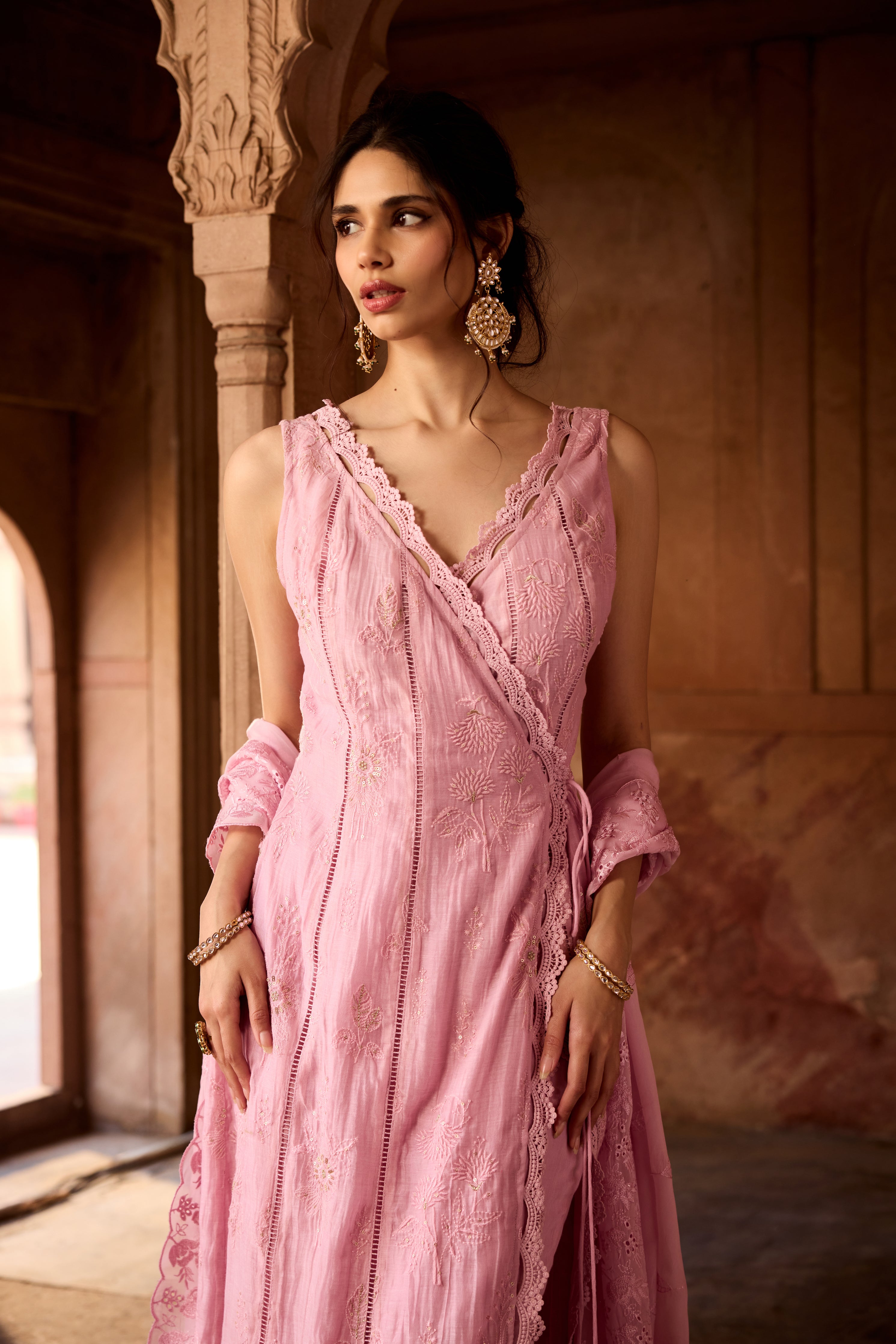 Gulbaano Light Pink Embroidered Sleeveless Kurta Set