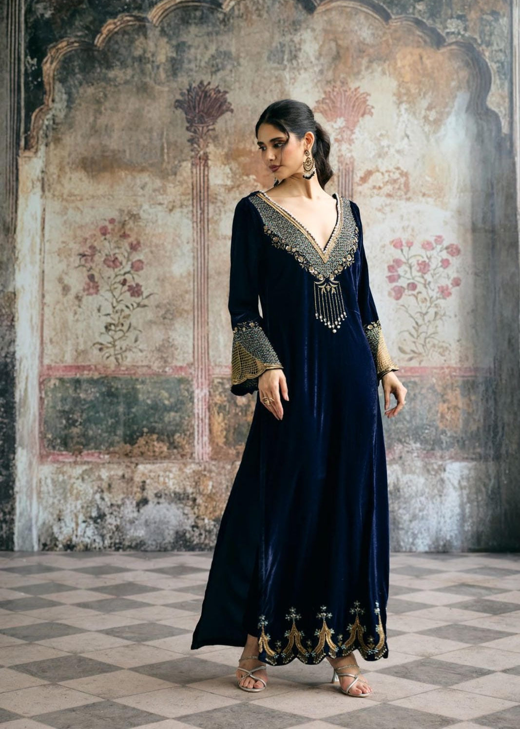 Nayla Hand-Embroidered Velvet Kaftan Set