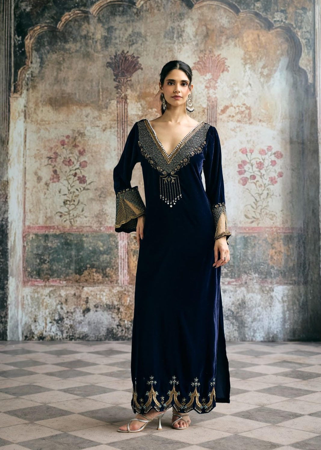 Nayla Hand-Embroidered Velvet Kaftan Set