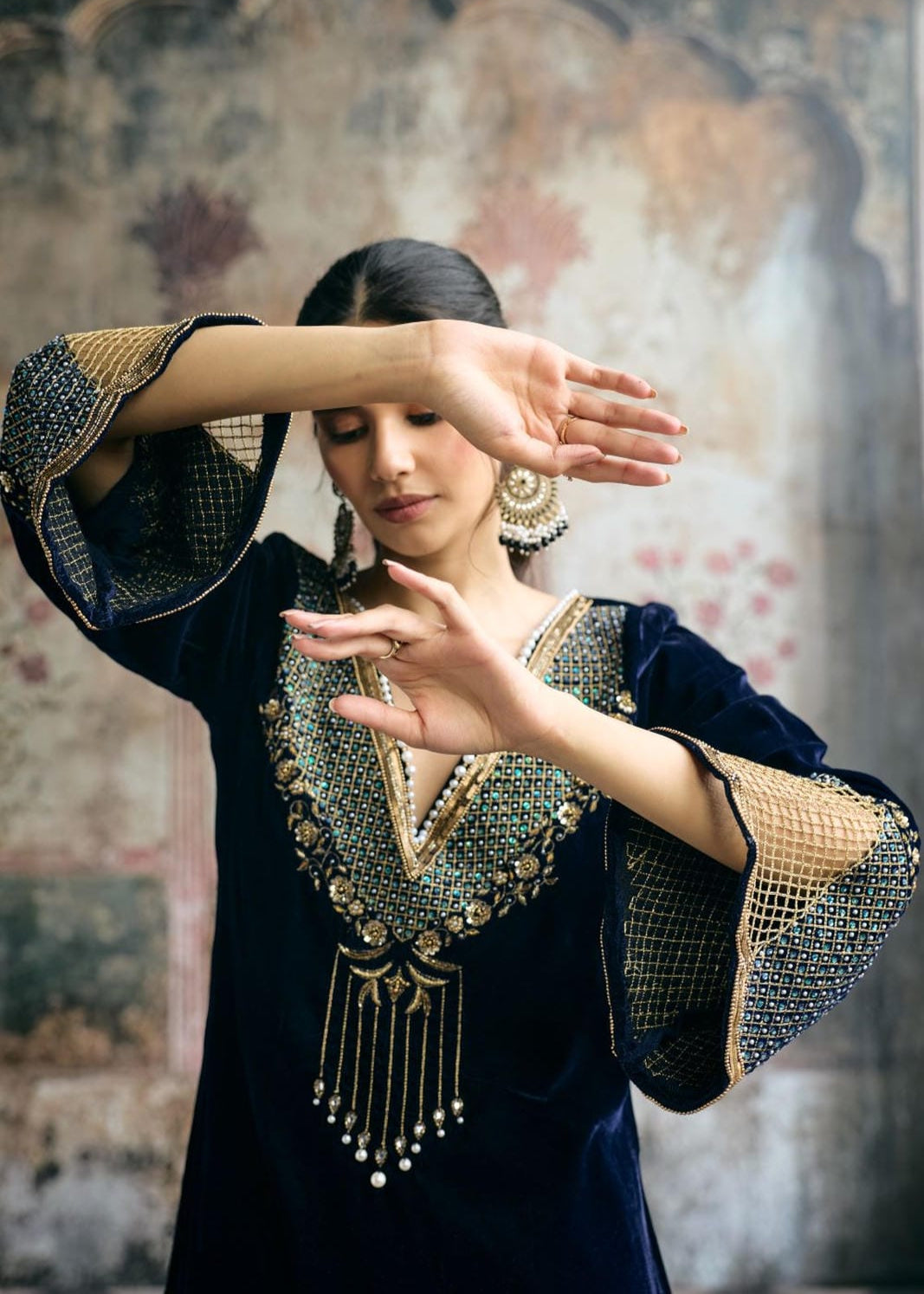 Nayla Hand-Embroidered Velvet Kaftan Set