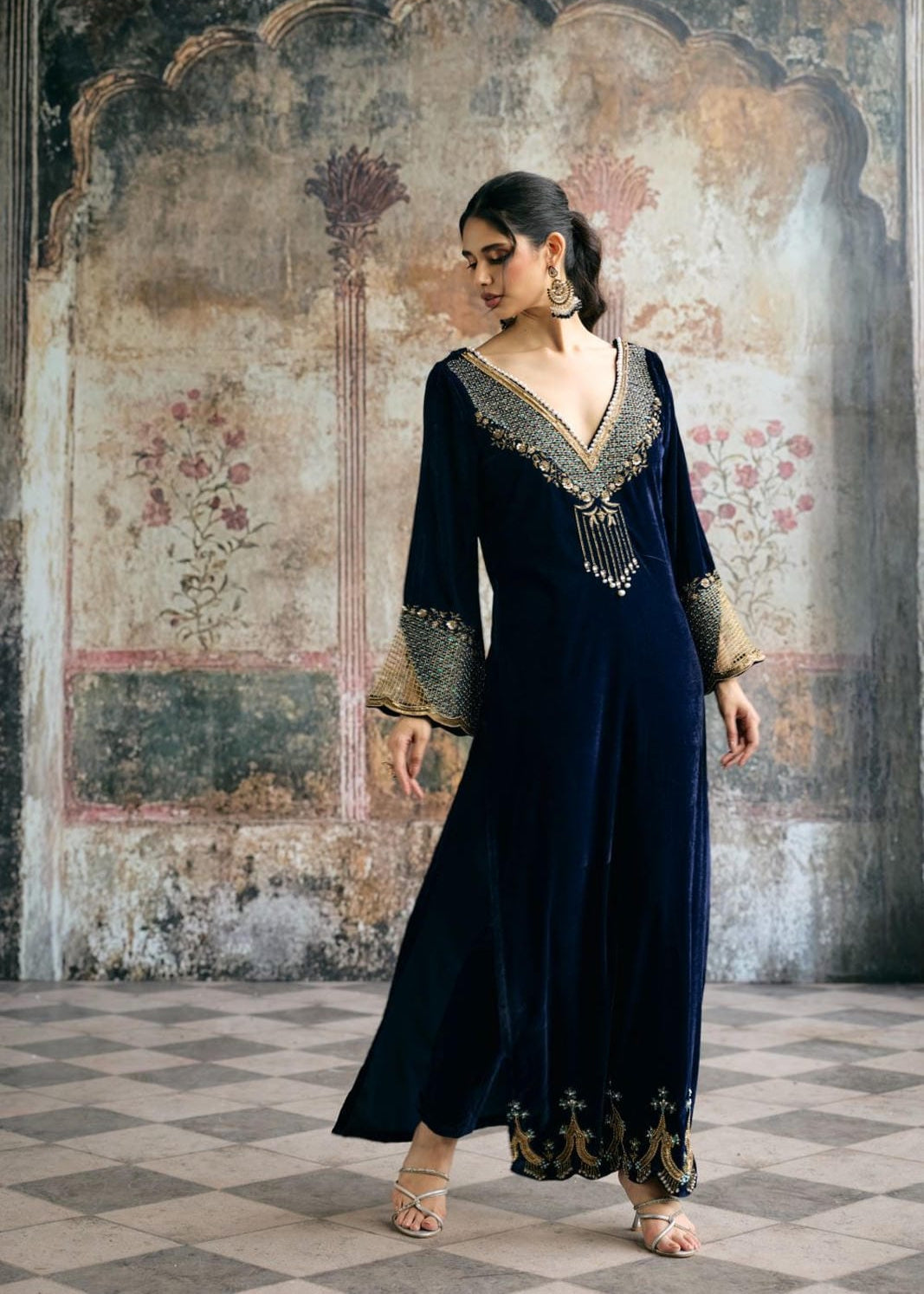 Nayla Hand-Embroidered Velvet Kaftan Set