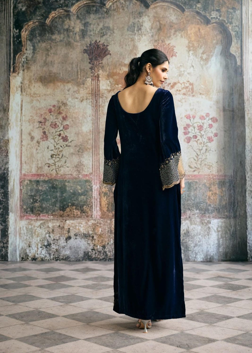 Nayla Hand-Embroidered Velvet Kaftan Set