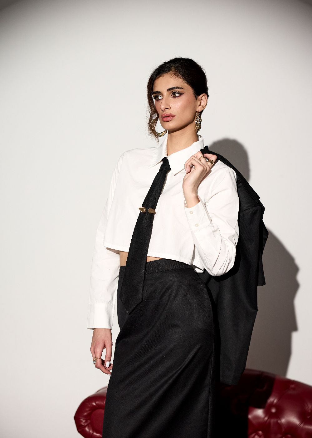 Ezzie Black Boxy Cropped Blazer