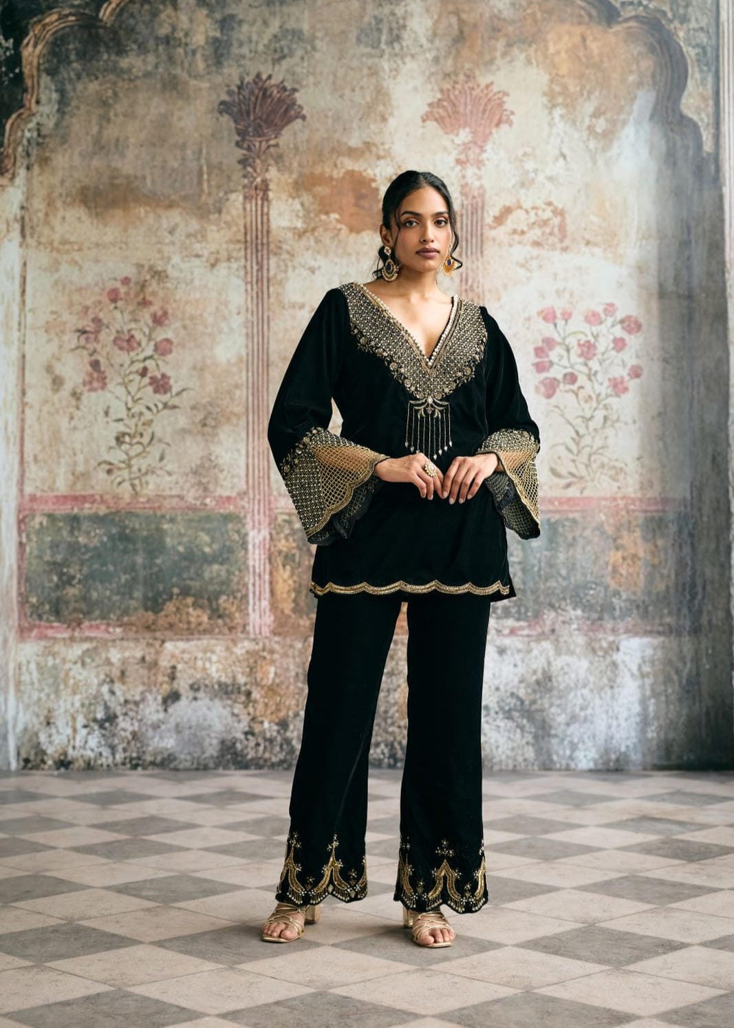 Asmaira Black Hand-Embroidered Velvet Kurta Set