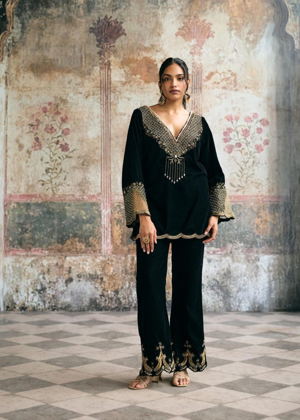 Asmaira Black Hand-Embroidered Velvet Kurta Set